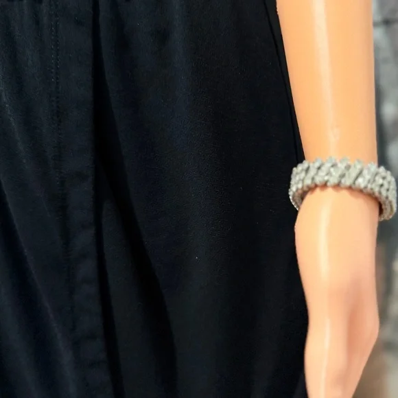 BCBGeneration Black V Neck Sleeveless Romper - Picture 8 of 13